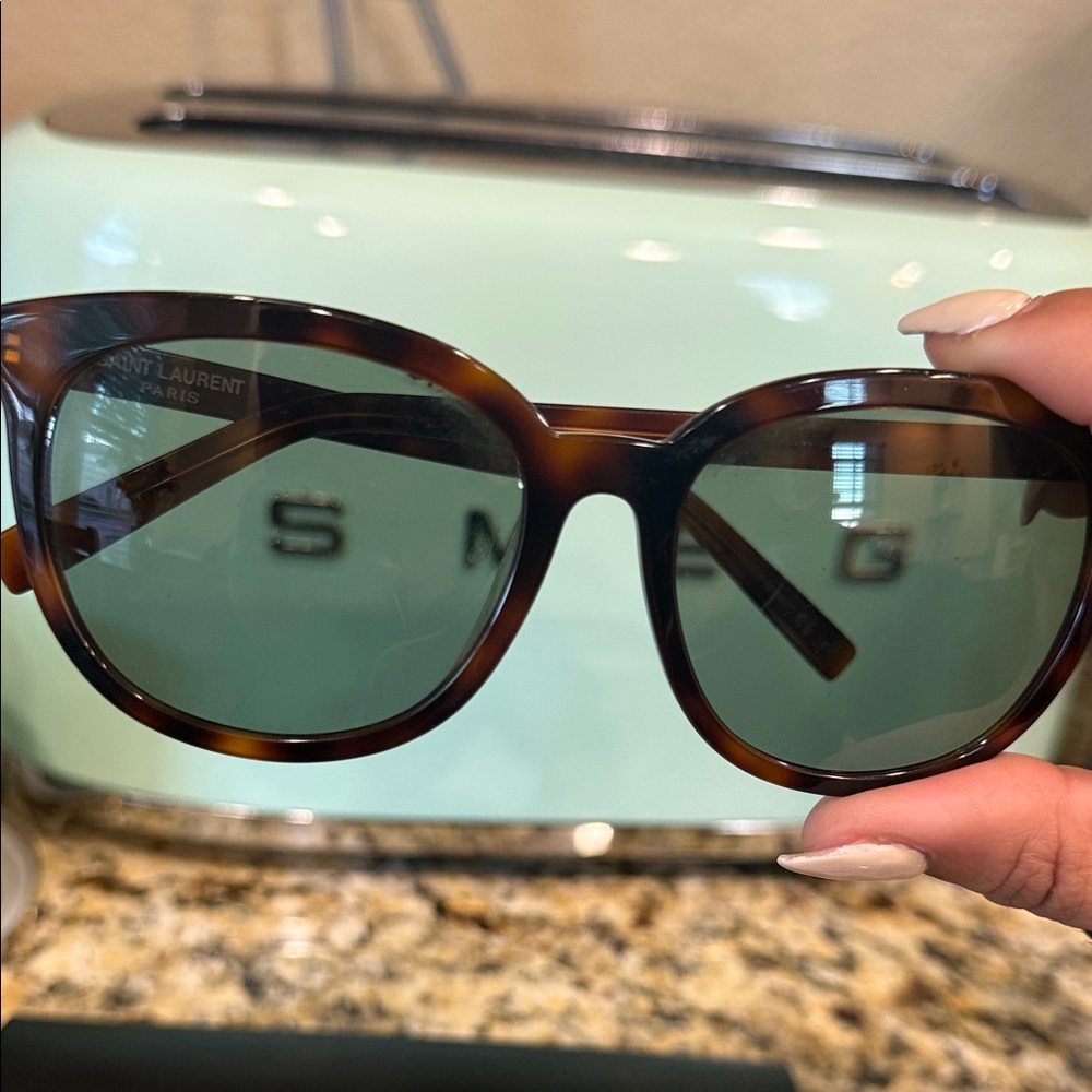 Authentic Saint Laurent Tortoiseshell Brown Sunglasses with Black Case - Picture 4 of 9